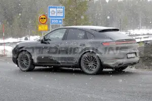 Porsche Cayenne 2023 - Foto Spia 30-03-2022 - 16