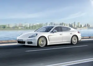 Porsche Cayenne & Panamera S E-hybrid - 2