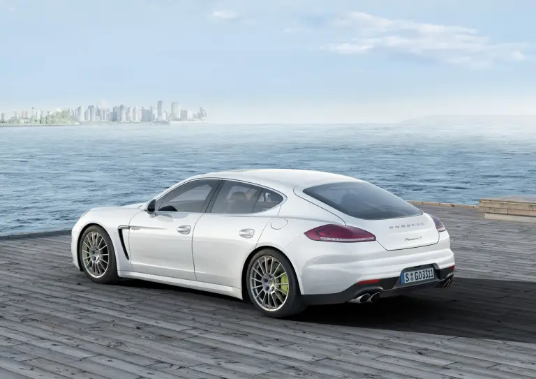 Porsche Cayenne & Panamera S E-hybrid - 4