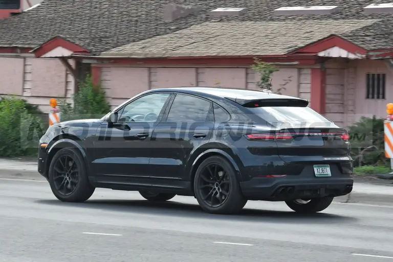 Porsche Cayenne Coupe 2023 - Foto Spia 28-07-2022 - 7