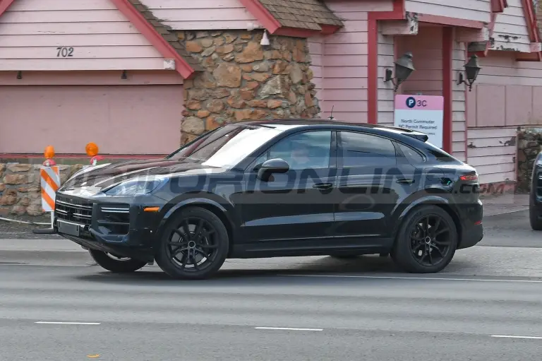 Porsche Cayenne Coupe 2023 - Foto Spia 28-07-2022 - 2