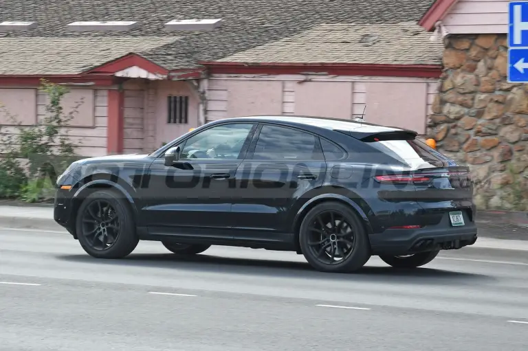 Porsche Cayenne Coupe 2023 - Foto Spia 28-07-2022 - 1