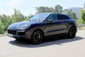 Porsche Cayenne Coupe foto spia 12 luglio 2018 - 2