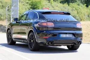 Porsche Cayenne Coupe foto spia 12 luglio 2018 - 8