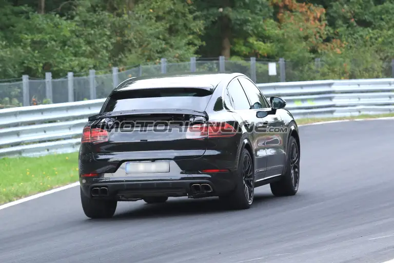 Porsche Cayenne Coupe foto spia 5 settembre 2018 - 10