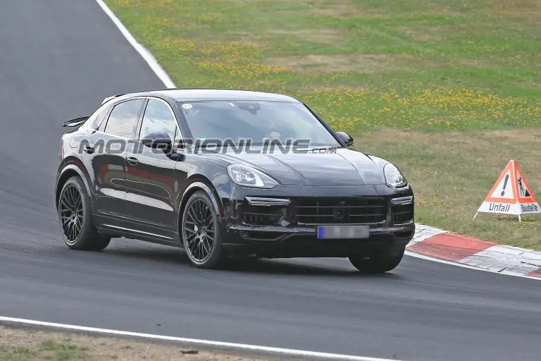 Porsche Cayenne Coupe foto spia 5 settembre 2018 - 3