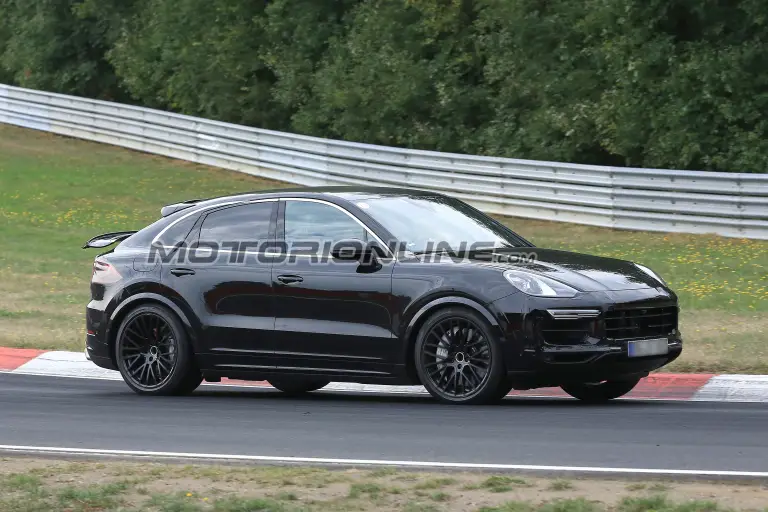 Porsche Cayenne Coupe foto spia 5 settembre 2018 - 5