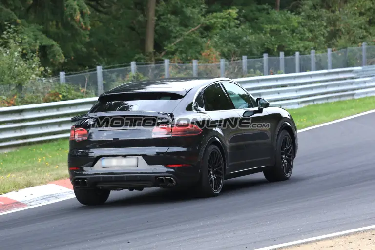 Porsche Cayenne Coupe foto spia 5 settembre 2018 - 9