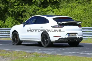 Porsche Cayenne Coupe GTS - Foto spia 8-5-2020 - 19