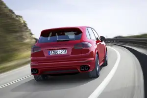 Porsche Cayenne e Cayenne GTS 2015