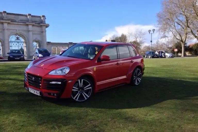 Porsche Cayenne Ferrari - 1