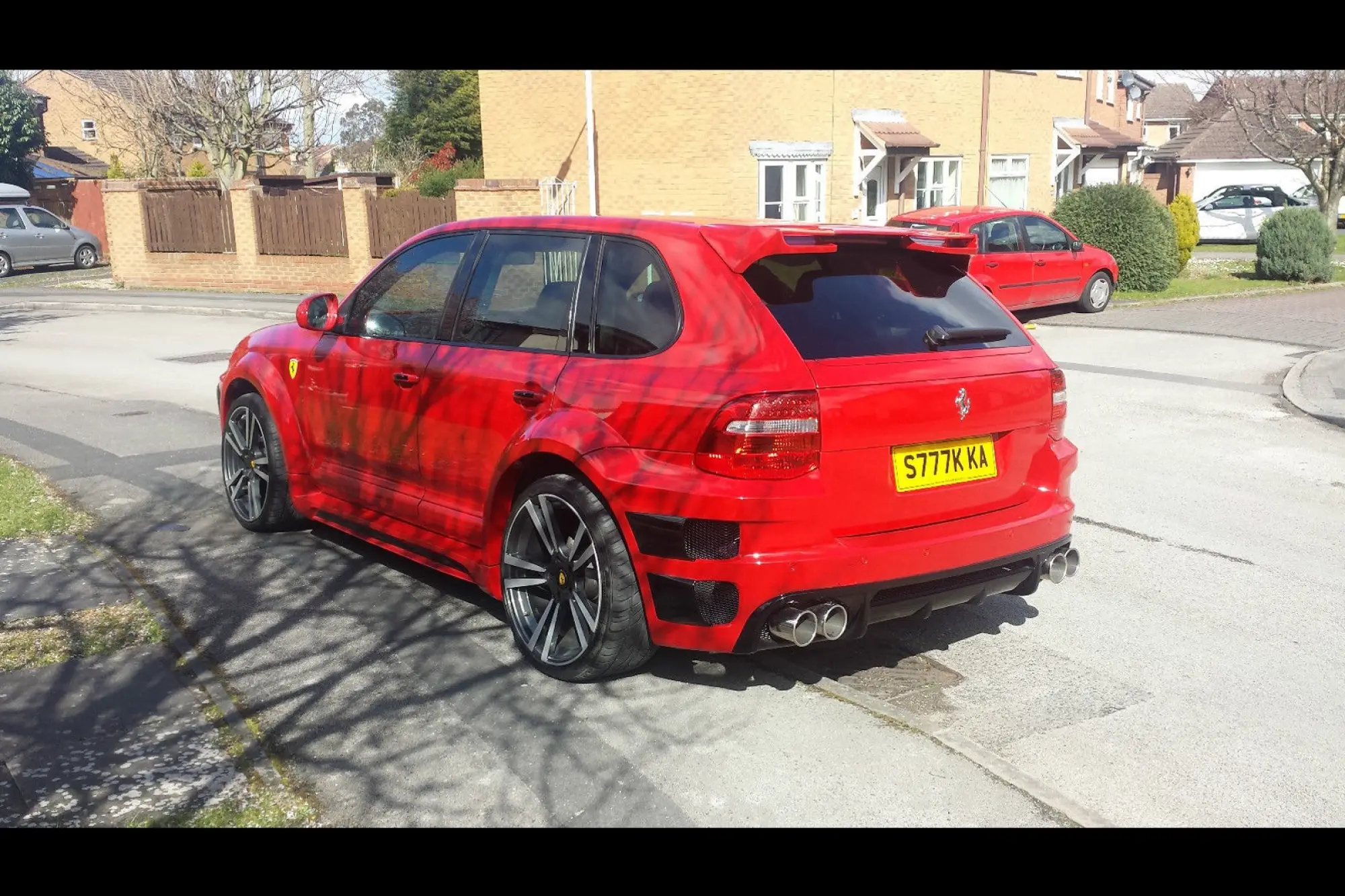 Porsche Cayenne Ferrari - 8