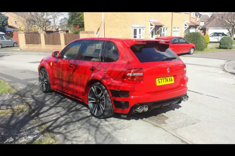 Porsche Cayenne Ferrari - 8