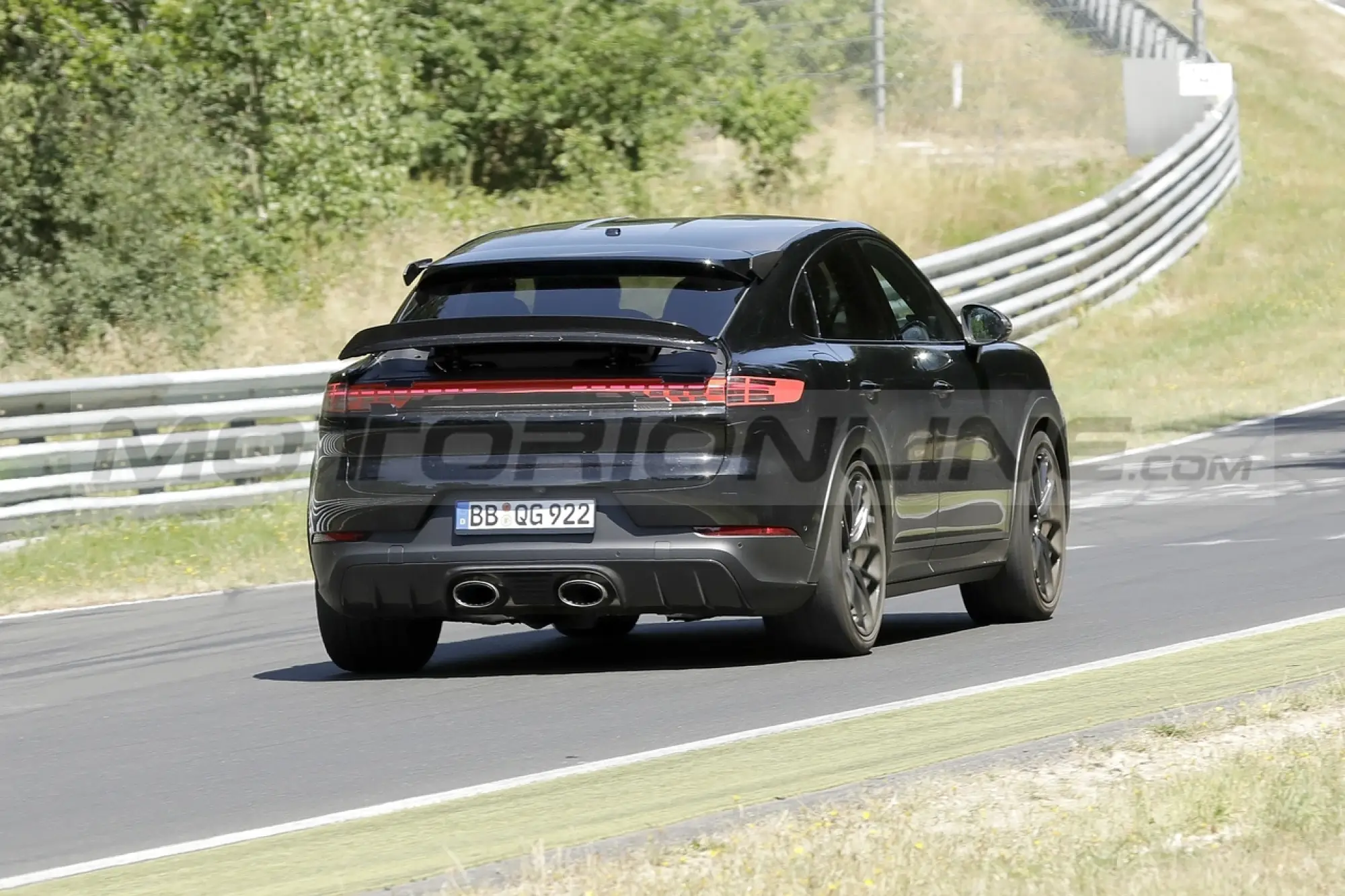 Porsche Cayenne GTS Coupé - Foto Spia 10-08-2022 - 6