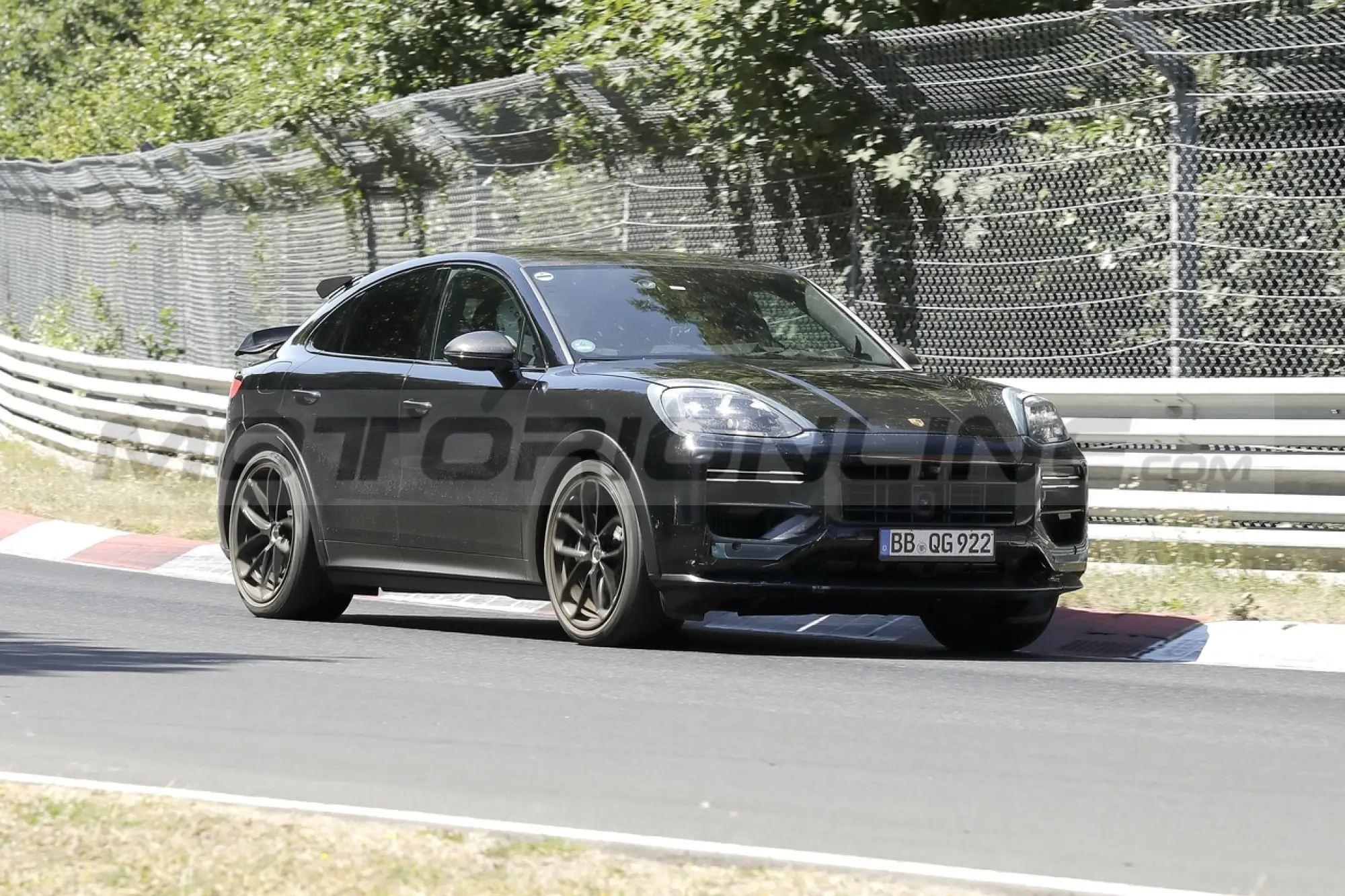 Porsche Cayenne GTS Coupé - Foto Spia 10-08-2022 - 10