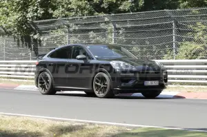 Porsche Cayenne GTS Coupé - Foto Spia 10-08-2022 - 5