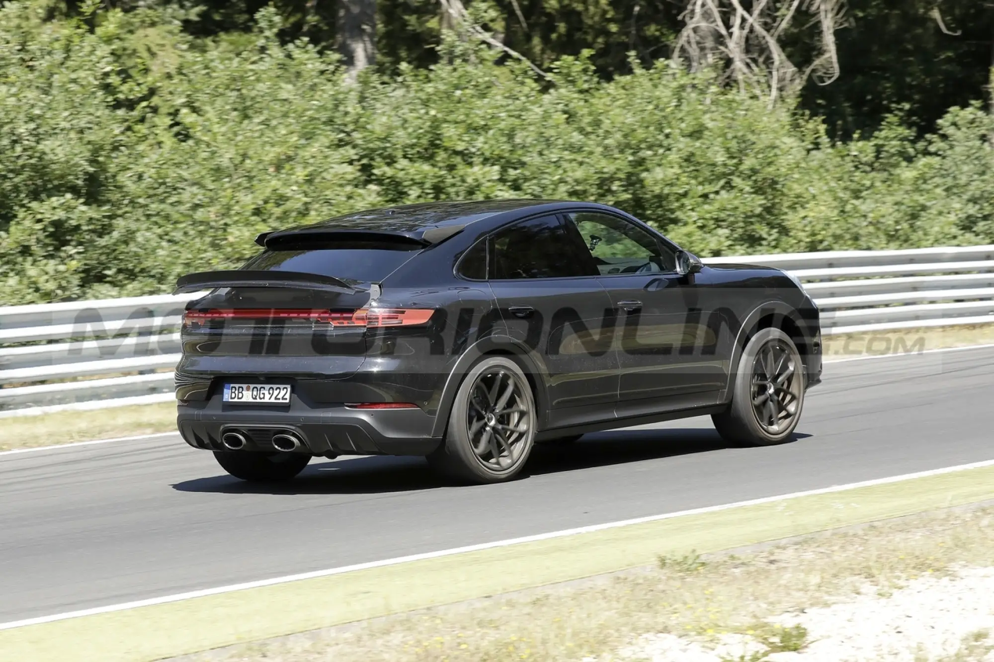 Porsche Cayenne GTS Coupé - Foto Spia 10-08-2022 - 3