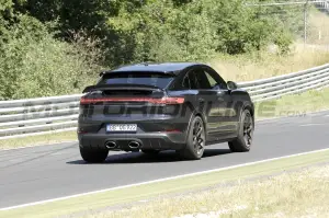Porsche Cayenne GTS Coupé - Foto Spia 10-08-2022 - 8