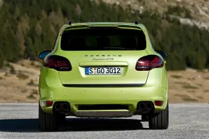 Porsche Cayenne GTS - 9