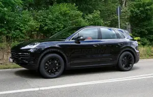 Porsche Cayenne MY 2018 - Foto spia 04-07-2017