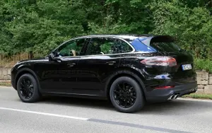 Porsche Cayenne MY 2018 - Foto spia 04-07-2017 - 14