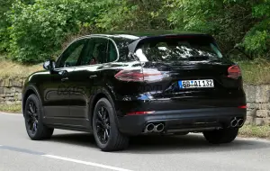 Porsche Cayenne MY 2018 - Foto spia 04-07-2017