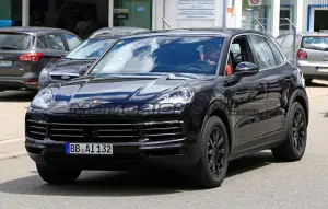 Porsche Cayenne MY 2018 - Foto spia 04-07-2017 - 2