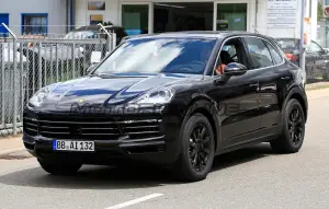 Porsche Cayenne MY 2018 - Foto spia 04-07-2017 - 3