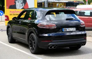 Porsche Cayenne MY 2018 - Foto spia 04-07-2017