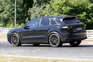 Porsche Cayenne MY 2018 foto spia 20 luglio 2016