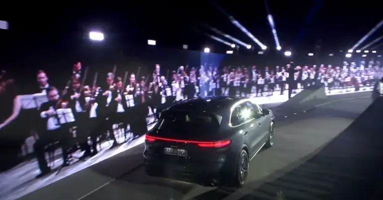 Porsche Cayenne MY 2018 - 12