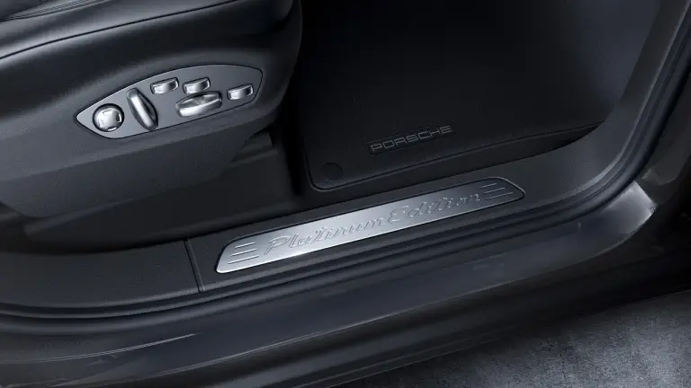 Porsche Cayenne Platinum Edition 2016 - 3
