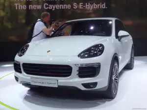 Porsche Cayenne S e-hybrid - Salone di Parigi 2014 - 1