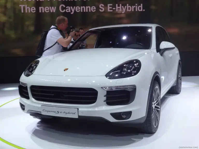 Porsche Cayenne S e-hybrid - Salone di Parigi 2014 - 1