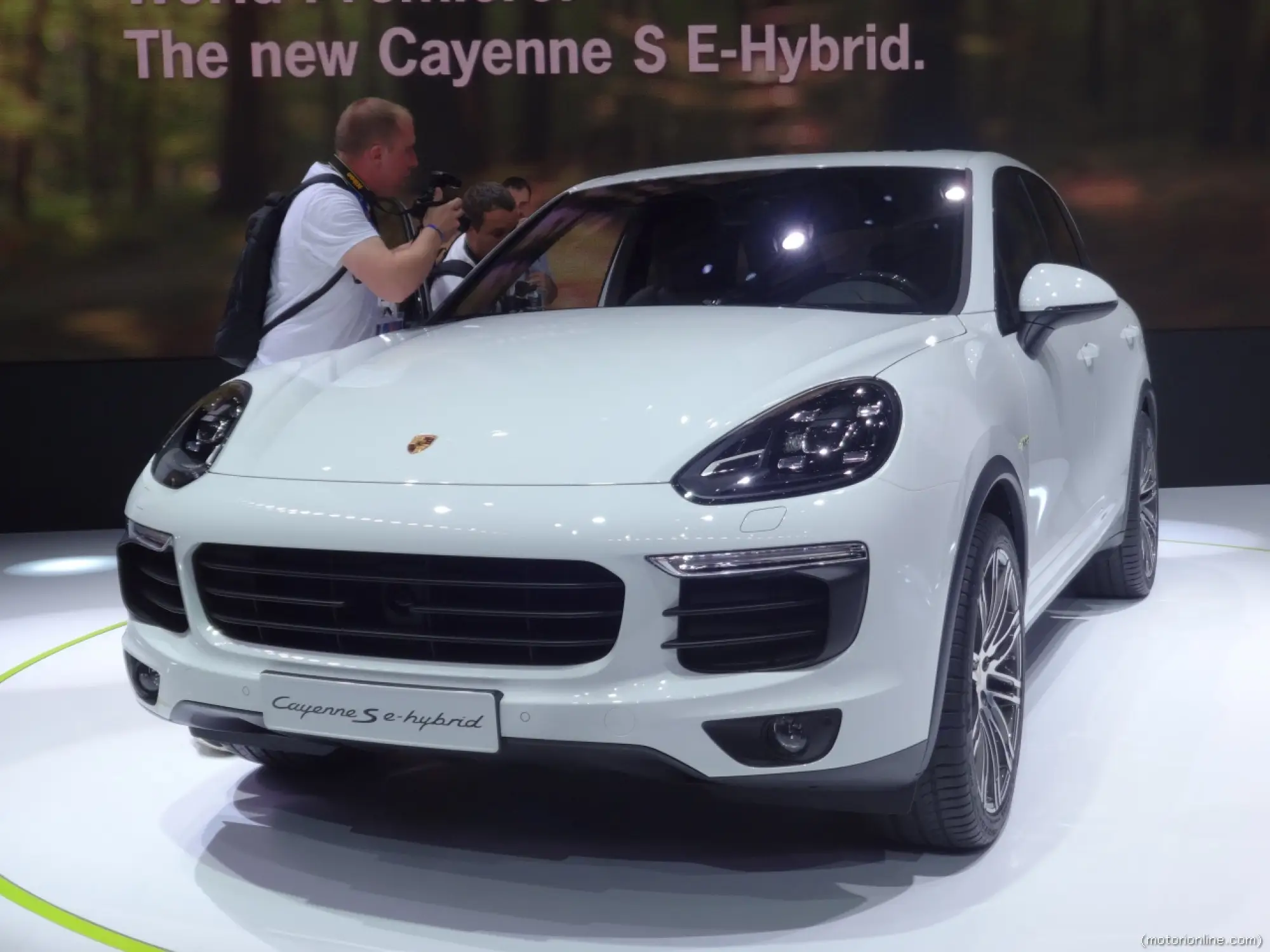 Porsche Cayenne S e-hybrid - Salone di Parigi 2014 - 4