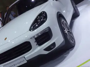 Porsche Cayenne S e-hybrid - Salone di Parigi 2014