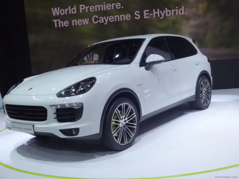 Porsche Cayenne S e-hybrid - Salone di Parigi 2014 - 6