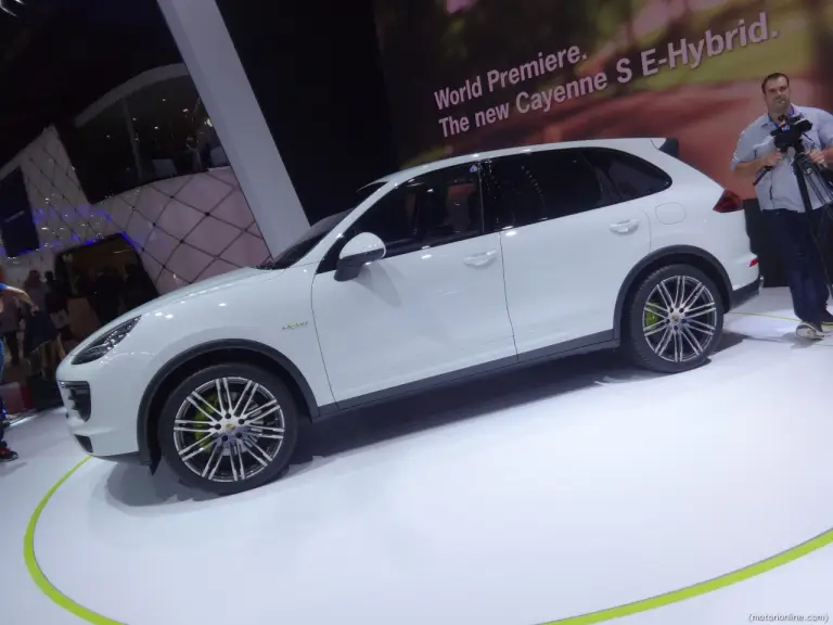 Porsche Cayenne S e-hybrid - Salone di Parigi 2014 - 9