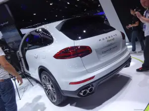 Porsche Cayenne S e-hybrid - Salone di Parigi 2014 - 11