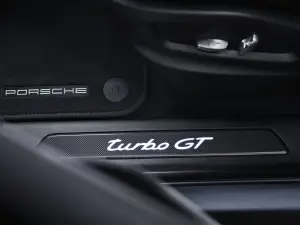 Porsche Cayenne Turbo GT - 16