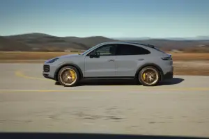 Porsche Cayenne Turbo GT - 12