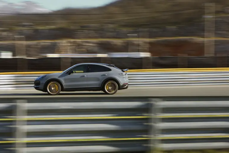 Porsche Cayenne Turbo GT - 17