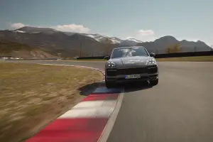 Porsche Cayenne Turbo GT - 11