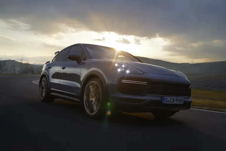 Porsche Cayenne Turbo GT - 8