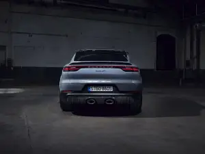 Porsche Cayenne Turbo GT - 23