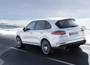 Porsche Cayenne Turbo S 2016