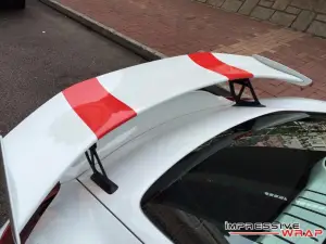 Porsche Cayman GT4 con look da 911 R by Impressive Wrap