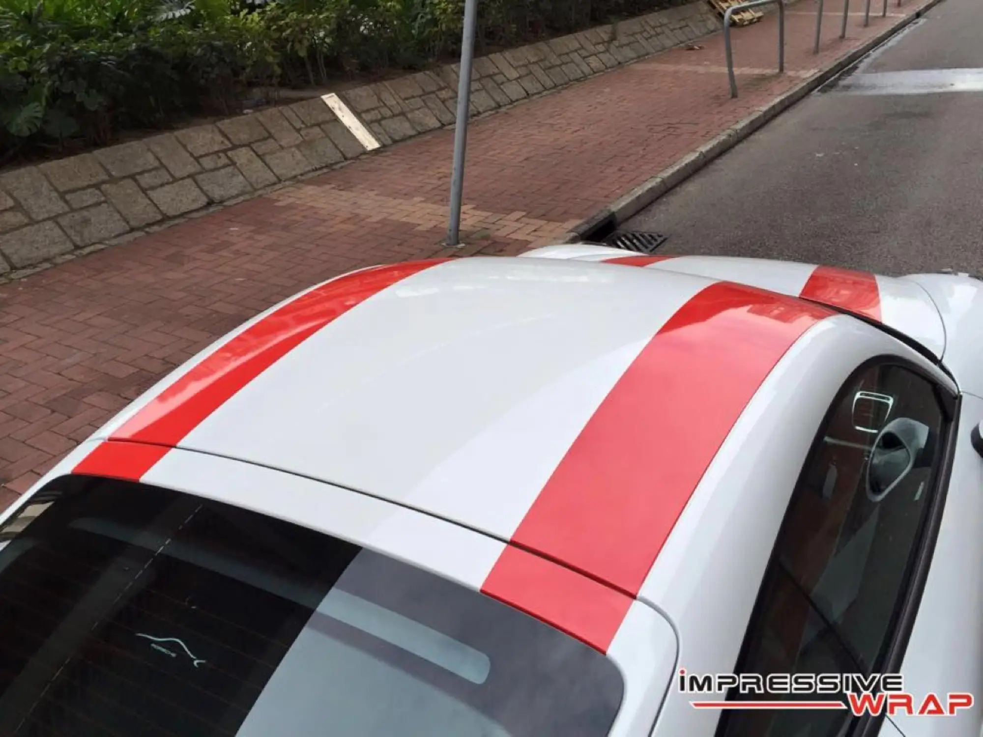 Porsche Cayman GT4 con look da 911 R by Impressive Wrap - 2