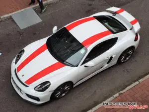 Porsche Cayman GT4 con look da 911 R by Impressive Wrap