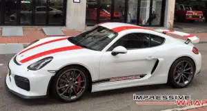 Porsche Cayman GT4 con look da 911 R by Impressive Wrap